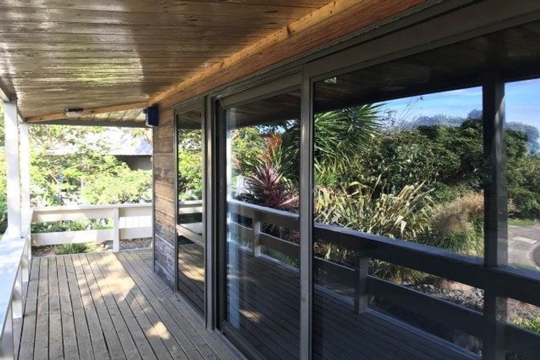 Photo of property in 38 Endeavour Avenue, Welcome Bay, Tauranga, 3112