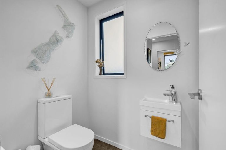 Photo of property in 12 Greenpath Lane, Hurworth, New Plymouth, 4310