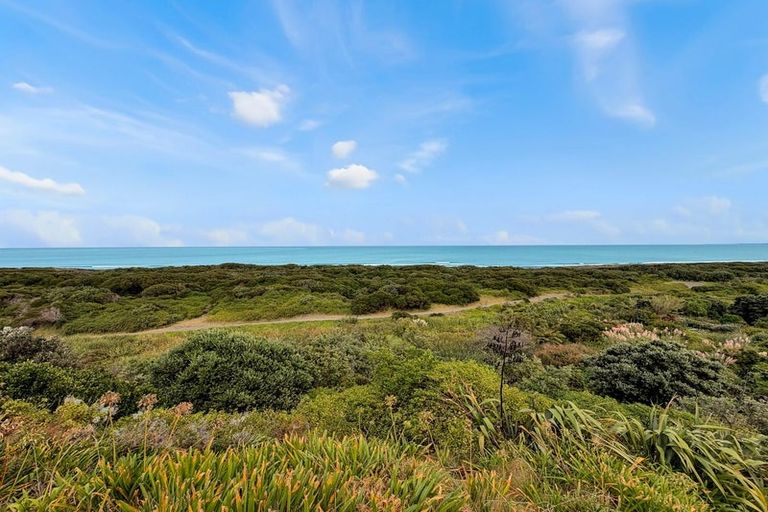 Photo of property in 111 Karaka Street, Castlecliff, Whanganui, 4501