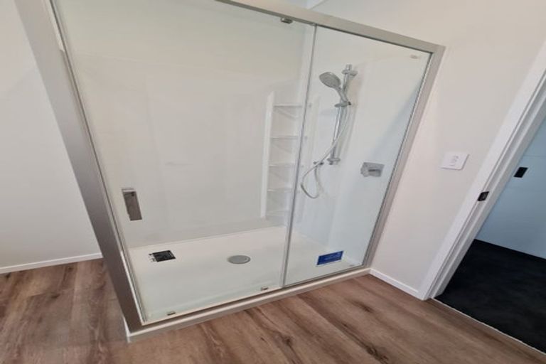 Photo of property in Queen Charlotte Drive, Aotea, Porirua, 5024