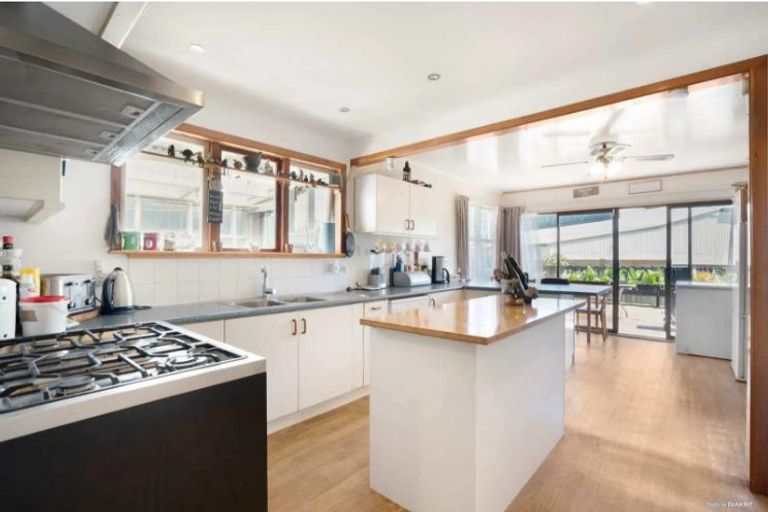 Photo of property in 6 Dreadon Road, Manurewa, Auckland, 2102