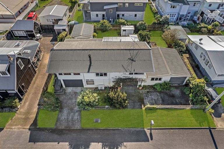 Photo of property in 22 Aputa Avenue, Te Puru, Thames, 3575