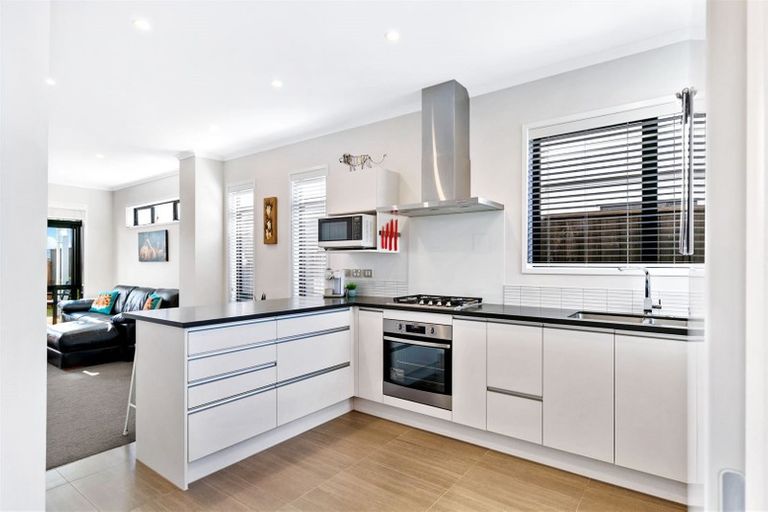 Photo of property in 12a Dida Park Drive, Kumeu, 0810