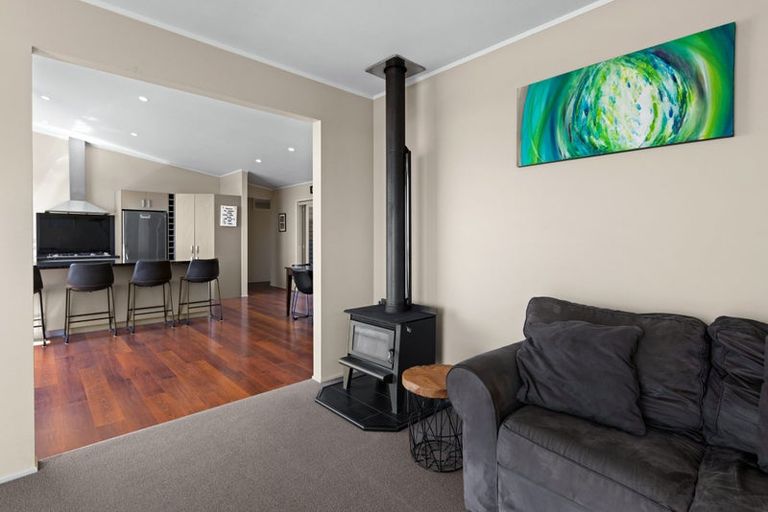 Photo of property in 68 Pourerere Road, Pourerere, Omakere, 4271