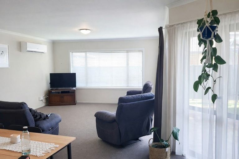 Photo of property in 26/64 Kawaha Point Road, Kawaha Point, Rotorua, 3010