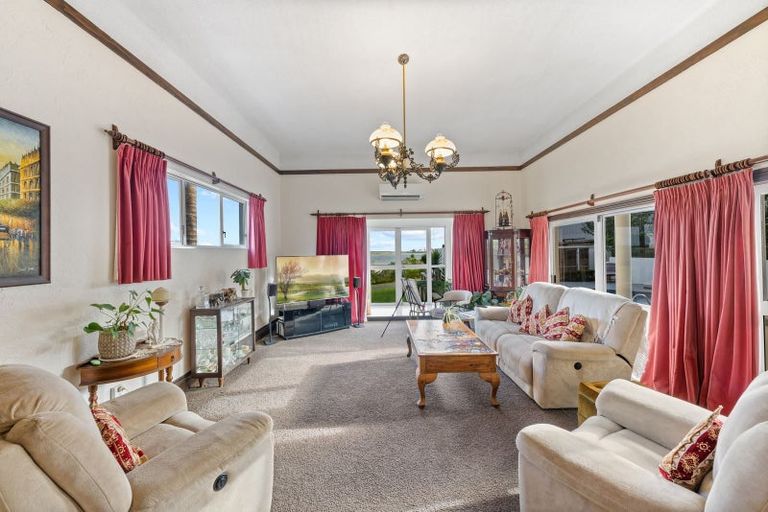 Photo of property in 43 St Annes Crescent, Wattle Downs, Auckland, 2103