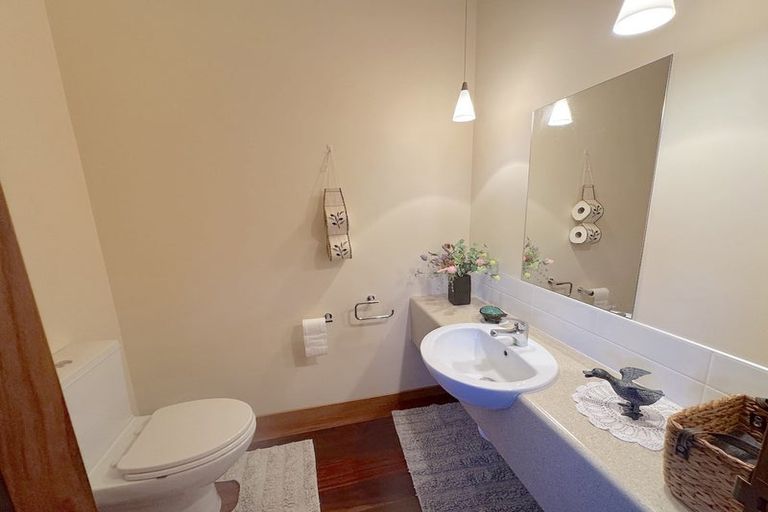 Photo of property in 2 Clearview Lane, Mount Pleasant, Christchurch, 8081