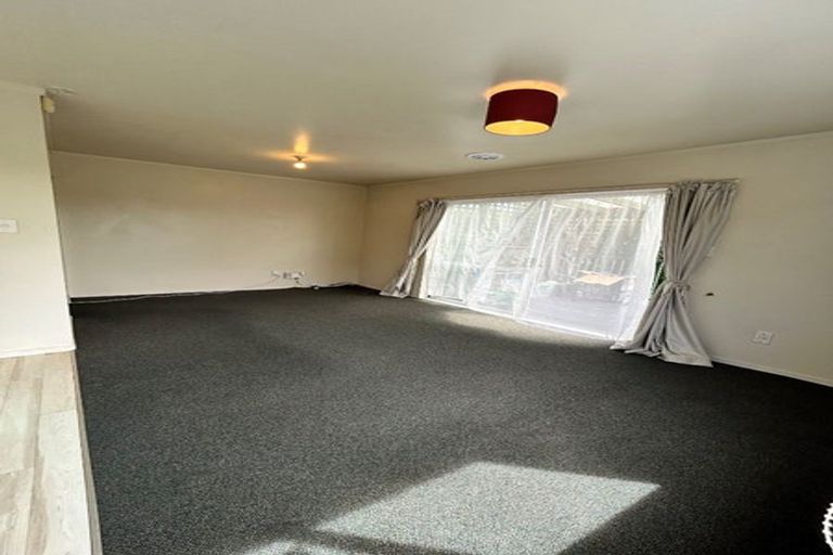 Photo of property in 2/36 Rimu Street, New Lynn, Auckland, 0600