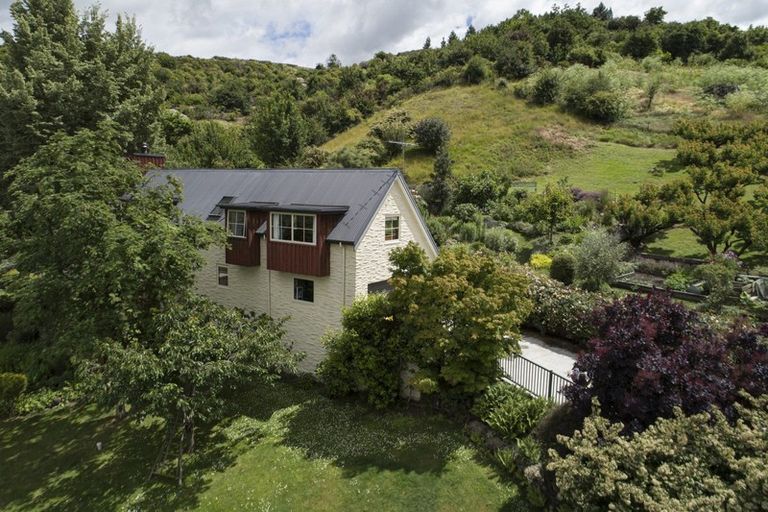 Photo of property in 2 Hazlett Street, Clyde, 9330