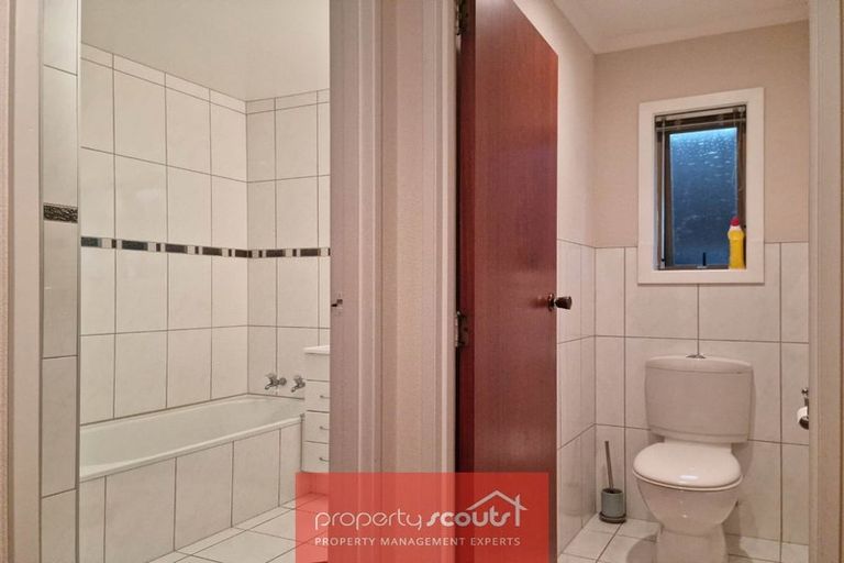 Photo of property in 72 Manu Crescent, Upper Vogeltown, New Plymouth, 4310