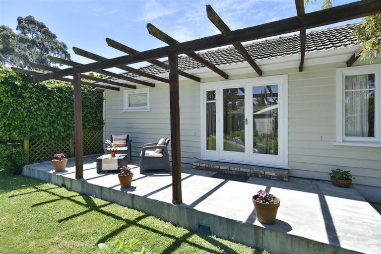 Photo of property in 6 Nyoli Street, Northcote, Christchurch, 8052