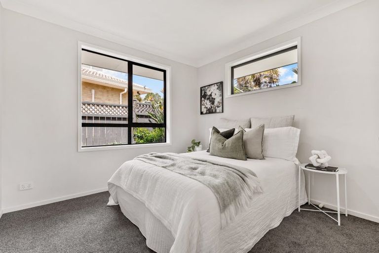 Photo of property in 12 Semillon Avenue, Henderson, Auckland, 0612