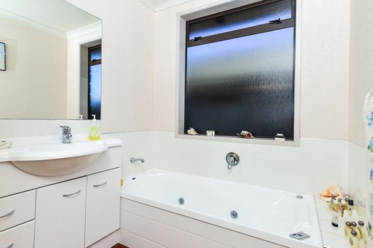 Photo of property in 4 Glengoyne Place, Rototuna, Hamilton, 3210