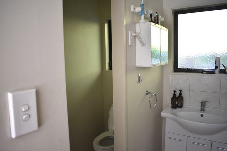 Photo of property in 3/296 Sunset Road, Windsor Park, Auckland, 0632