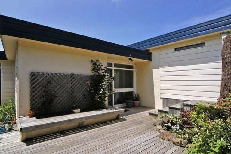 Photo of property in 22 Rajkot Terrace, Broadmeadows, Wellington, 6035