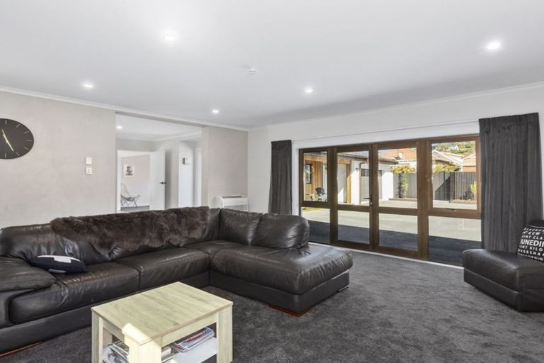 Photo of property in 215 Bay View Road, Saint Clair, Dunedin, 9012