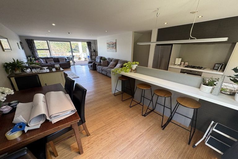 Photo of property in 9 Saddleback Grove, Karori, Wellington, 6012