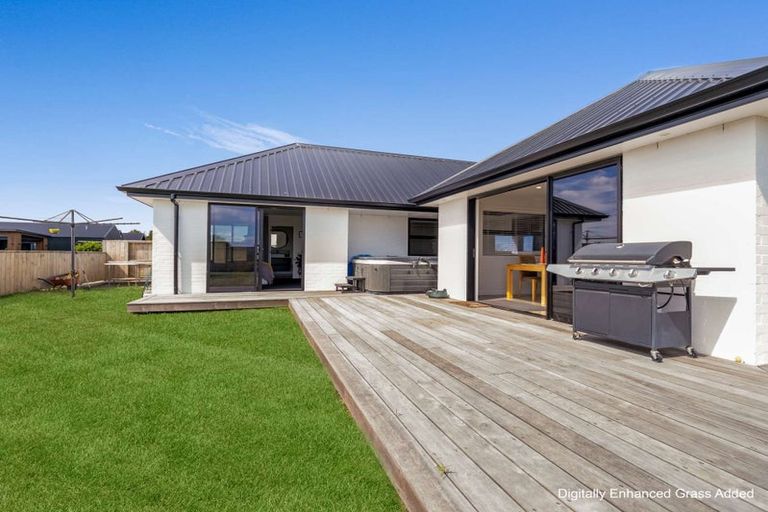 Photo of property in 6 Mcwatters Drive, Ngatea, 3503