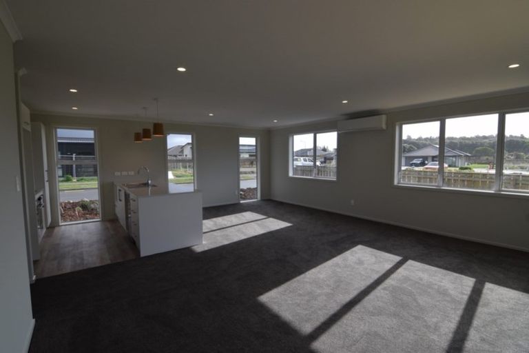Photo of property in 3 Tapuhikura Street, Waikanae, 5036
