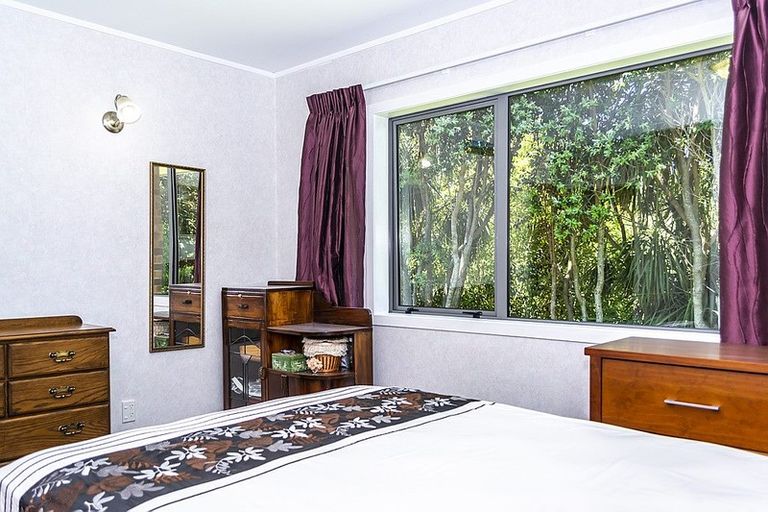 Photo of property in 12 Eton Place, Spotswood, New Plymouth, 4310