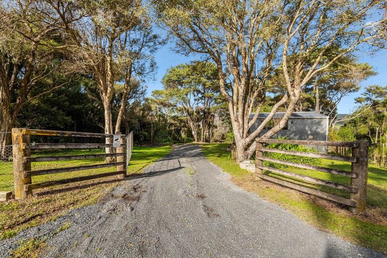 Photo of property in 17 Matatea Road, Waimauku, 0881
