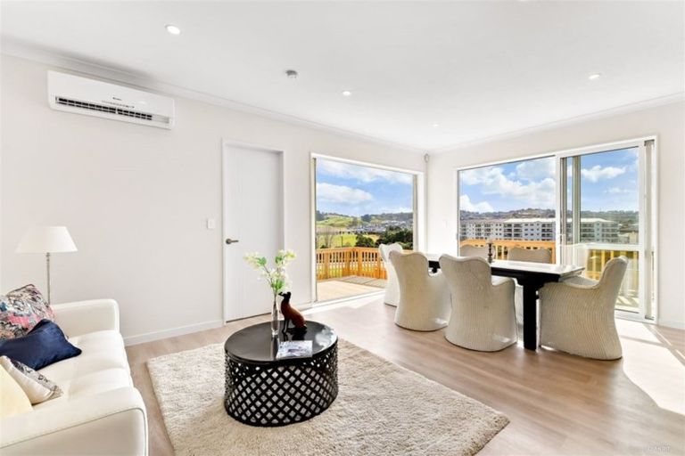 Photo of property in 27 Maka Terrace, Orewa, 0931