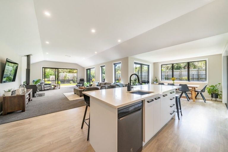 Photo of property in 355 Grays Road, Pauatahanui, Porirua, 5381