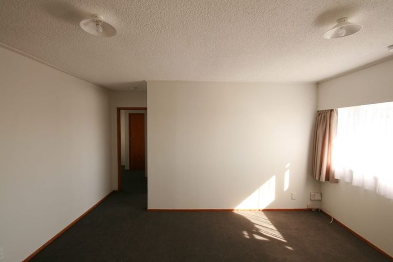 Photo of property in 64a Clayburn Road, Glen Eden, Auckland, 0602