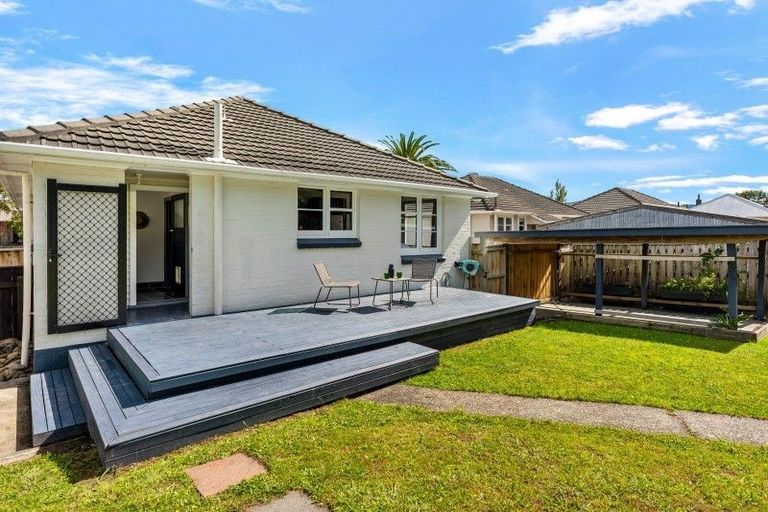 Photo of property in 198 Waddington Drive, Naenae, Lower Hutt, 5011