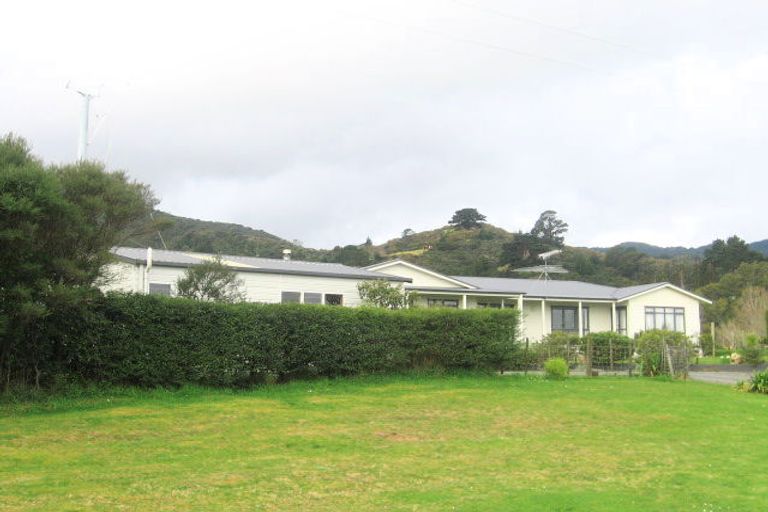 Photo of property in 10 Albert Street, Coromandel, 3506