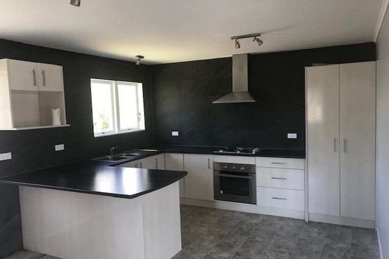 Photo of property in 5 Kerry Place, Papakura, 2110