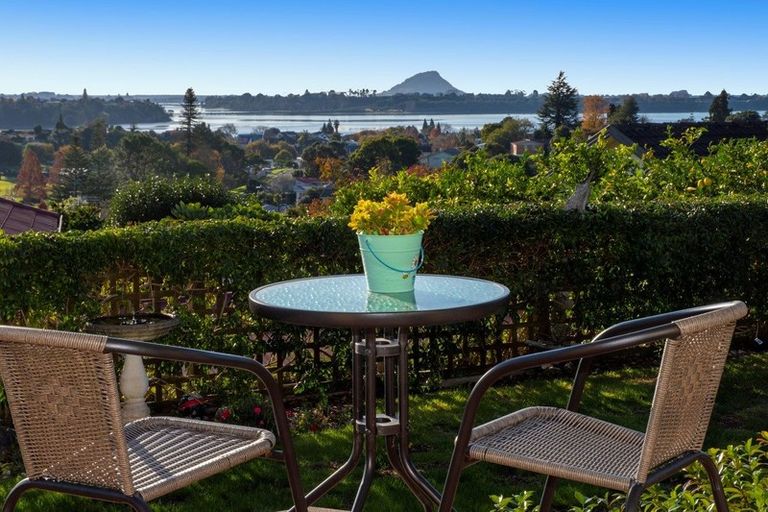 Photo of property in 27 Oteki Park Drive, Welcome Bay, Tauranga, 3112