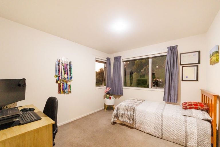 Photo of property in 100 Greer Court, Bunnythorpe, Palmerston North, 4481