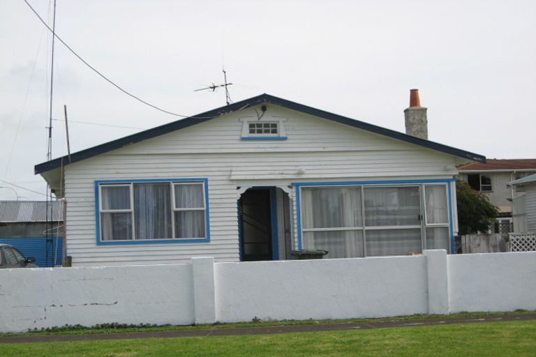 Photo of property in 97 Domett Street, Waitara, 4320
