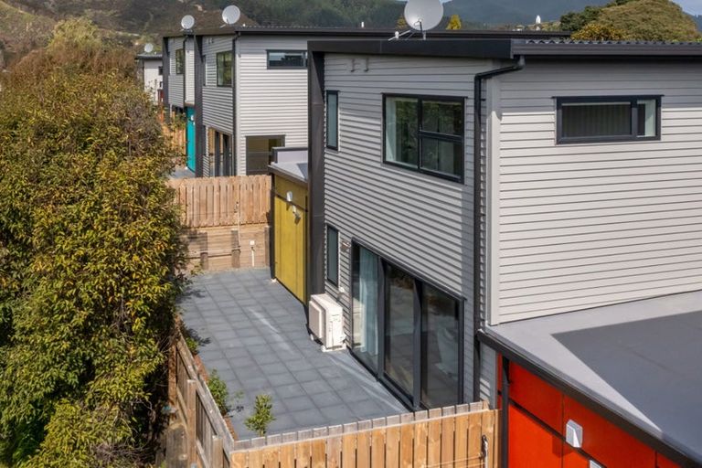 Photo of property in 77 Amohia Street, Paraparaumu, 5032