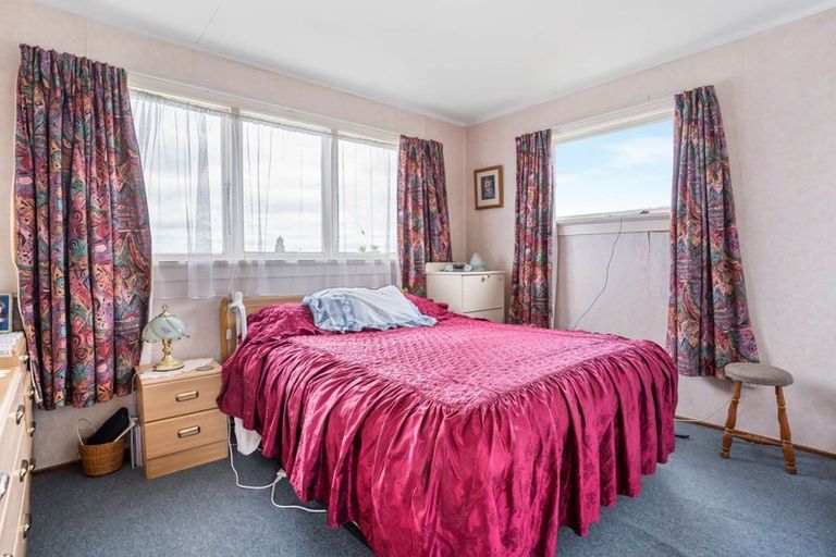 Photo of property in 16 Mcneil Street, Balclutha, 9230