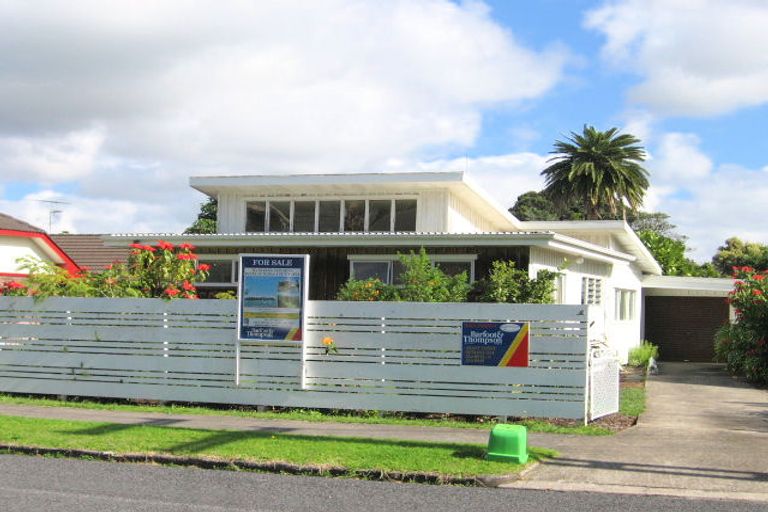 Photo of property in 71 Hattaway Avenue, Bucklands Beach, Auckland, 2012