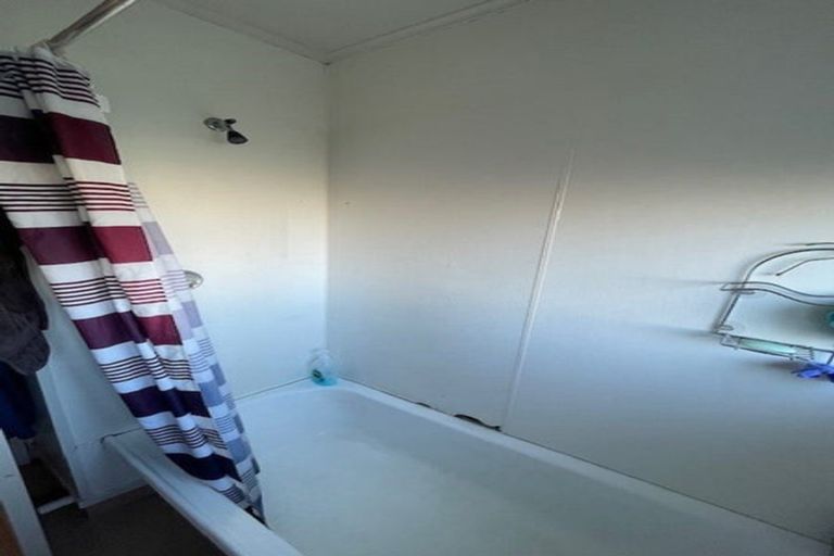 Photo of property in 15 Acourt Street, Hawera, 4610