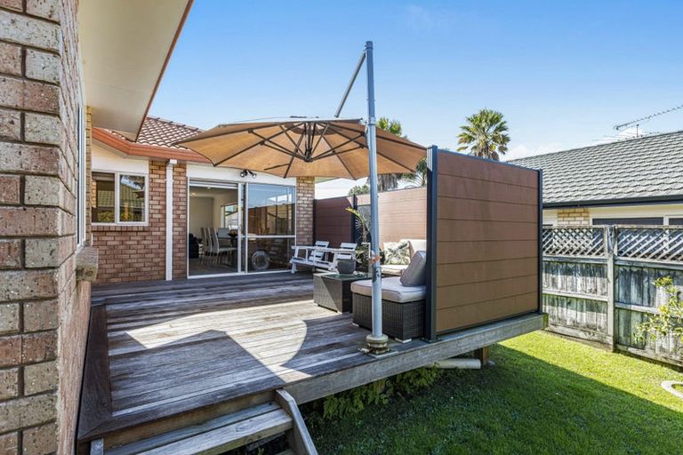 Photo of property in 15 Kath Hopper Drive, Orewa, 0931
