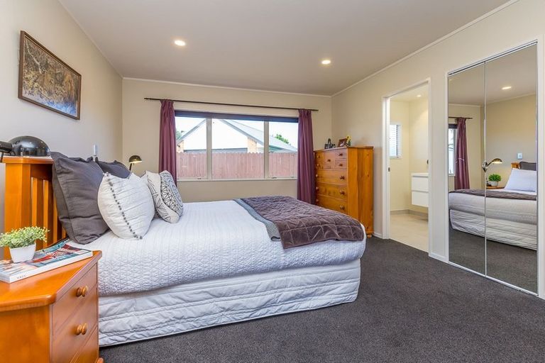 Photo of property in 25 Sunny Crescent, Huapai, Kumeu, 0810