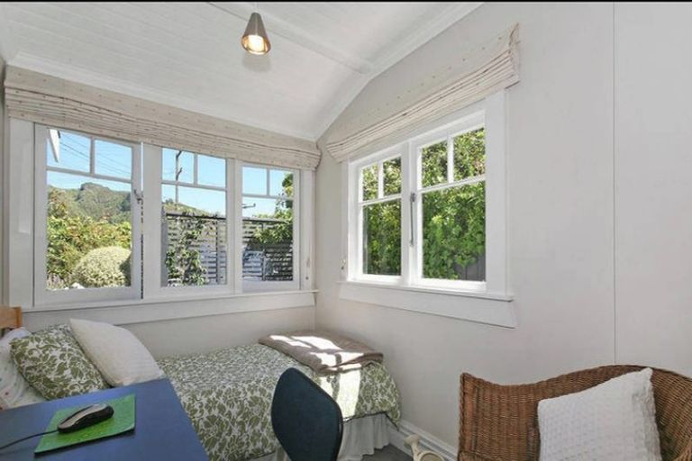 Photo of property in 8 Miro Street, Eastbourne, Lower Hutt, 5013