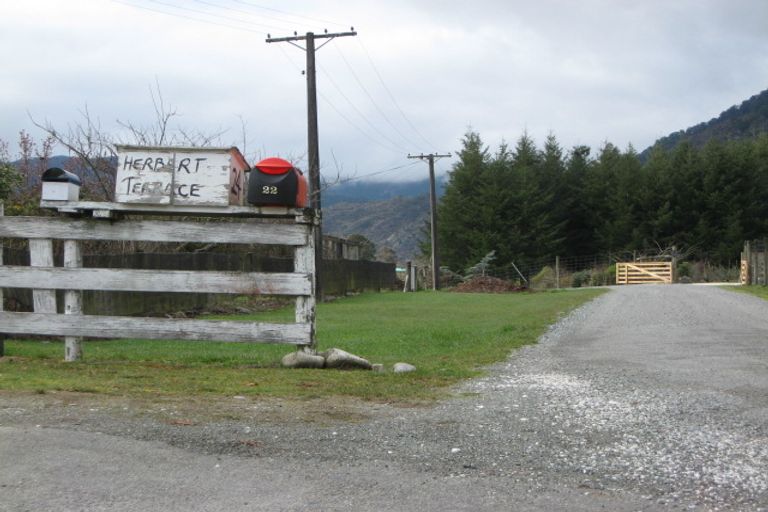 Photo of property in 26 Grey Street, Murchison, 7007