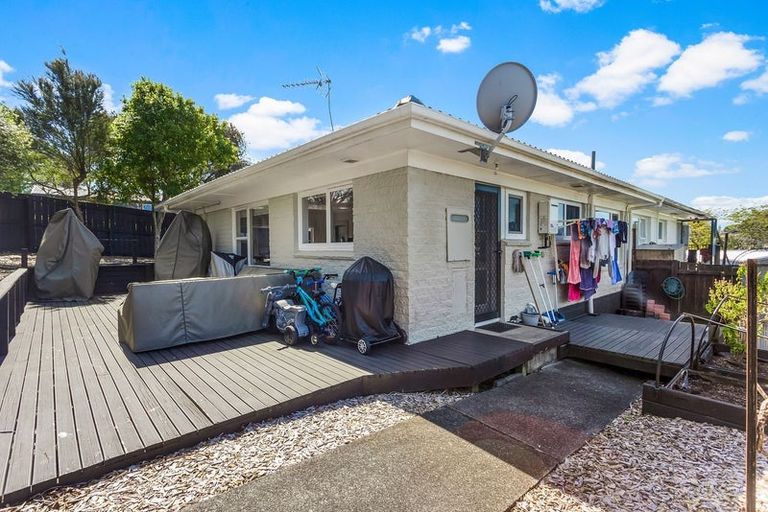 Photo of property in 1/1 Broadview Place, Howick, Auckland, 2014