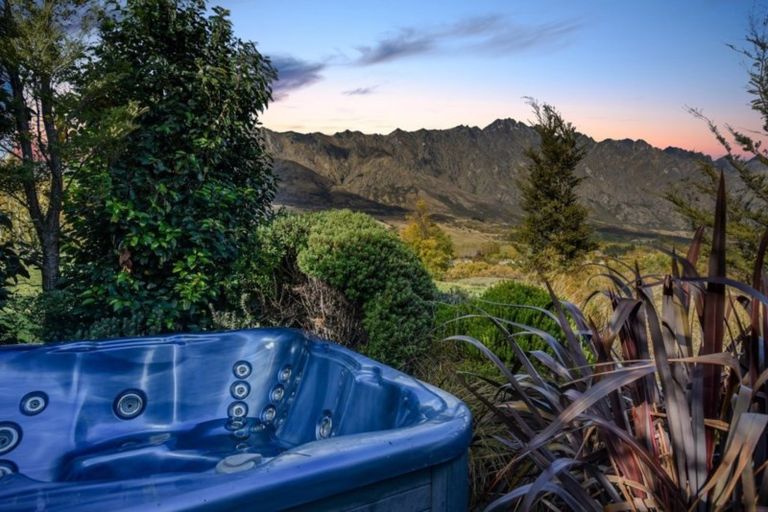 Photo of property in 13 Magnolia Place, Frankton, Queenstown, 9300