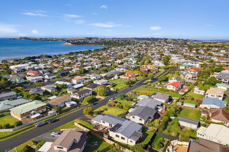 Photo of property in 3 Awatere Place, Snells Beach, 0920