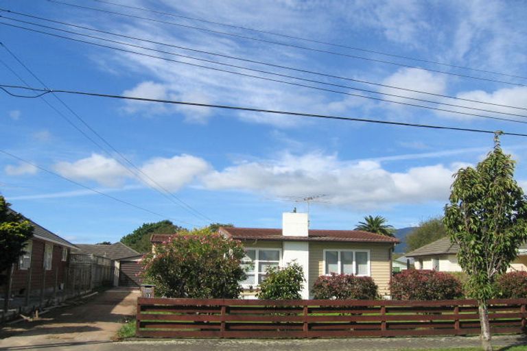 Photo of property in 17 Robertson Street, Elderslea, Upper Hutt, 5018