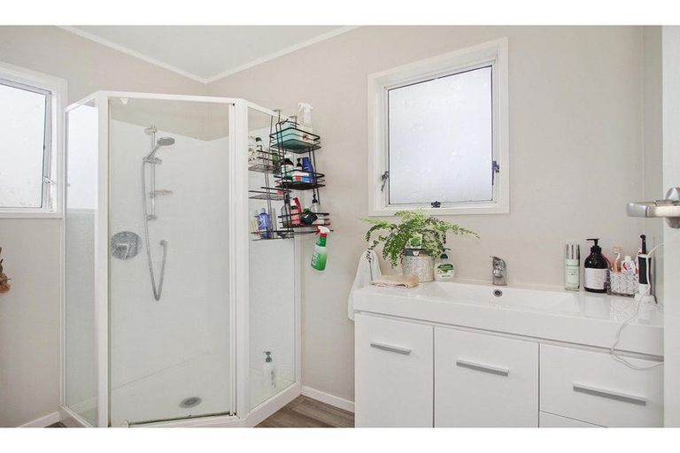 Photo of property in 2/57 Coronation Road, Hillcrest, Auckland, 0627