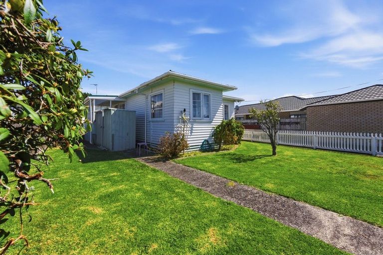 Photo of property in 278 Mangorei Road, Merrilands, New Plymouth, 4312