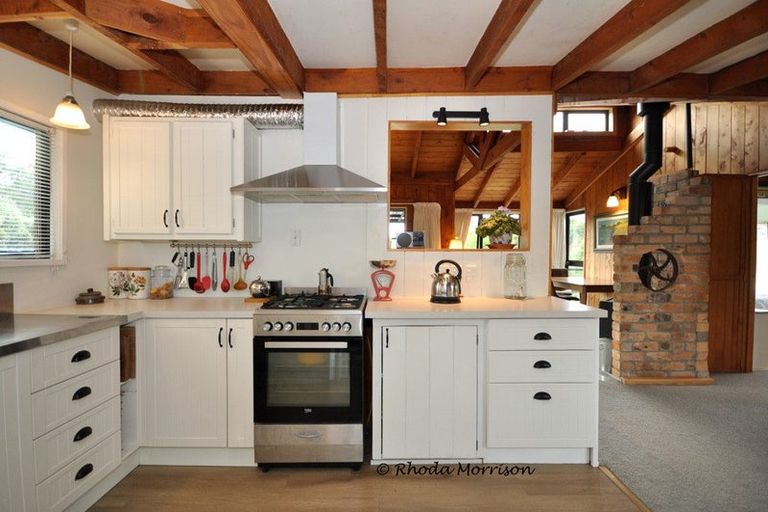 Photo of property in 43 Pahi Road, Paparoa, 0571