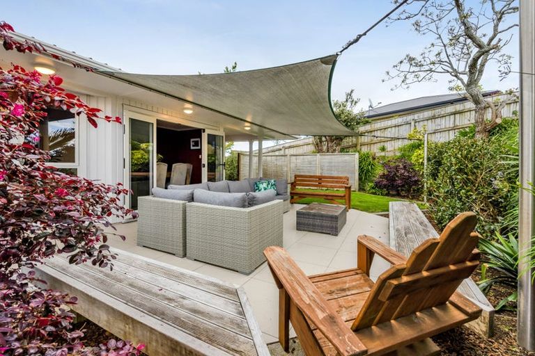 Photo of property in 12a Julian Place, Westown, New Plymouth, 4310